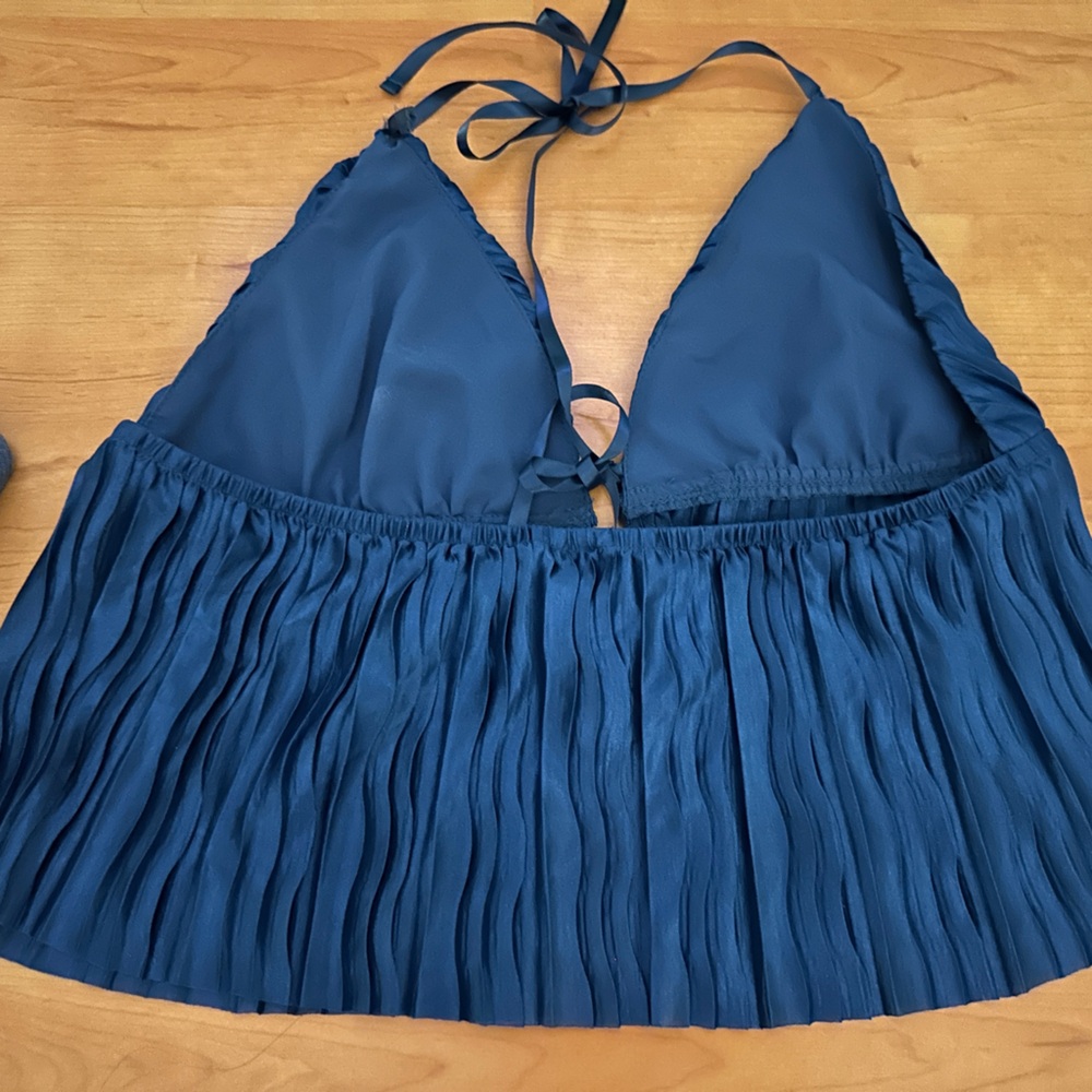 Bundle: Blue Crop Tops Set - Picture 3 of 3